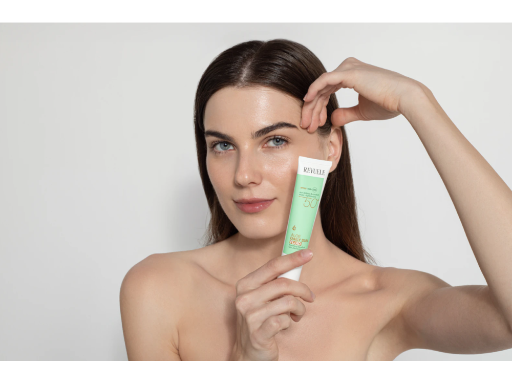 Флюїд для обличчя сонцезахисний SPF50+ Revuele Aloe Daily Sun, 40 мл